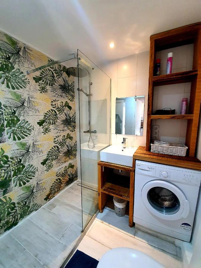 Freshly Tastefully Renovated Apartments In Heart Of Old Antibes Exterior foto